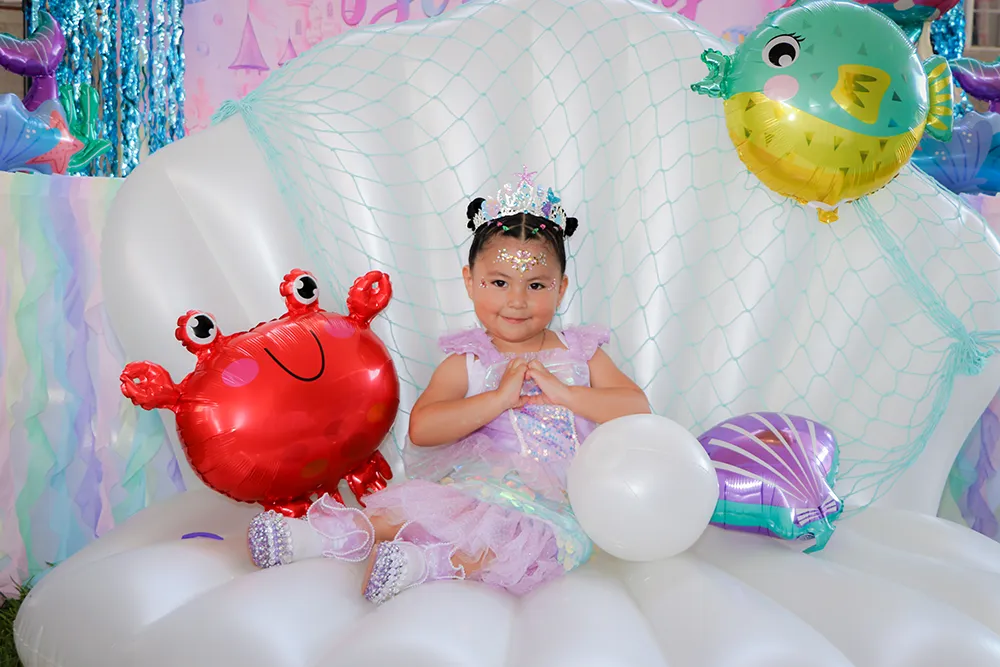 Retrato infantil durante una celebración